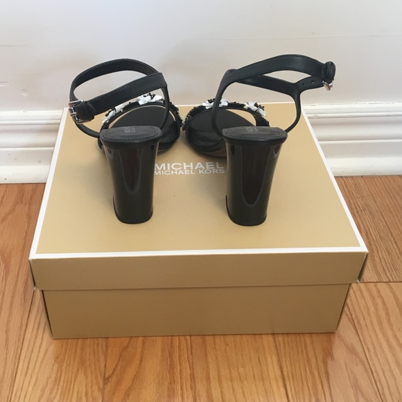 Michael Kors - Tori Sandal - Black - SIZE 6 - Picture 5 of 5